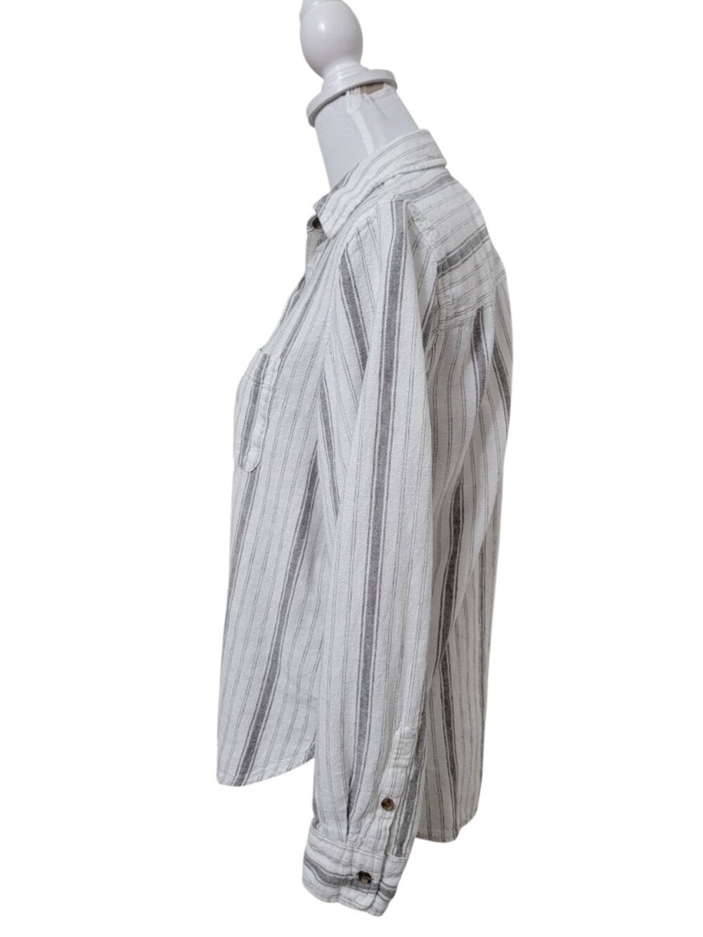 Universal Thread Size XS Gray & White Striped Relaxed Fit Button Down Shirt - Picture 3 of 12